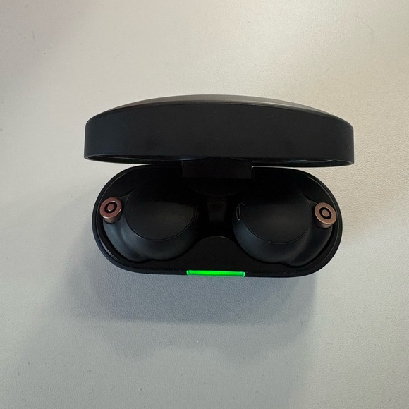 Sony noise canceling earbuds - Picture 3 of 9